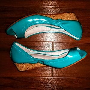Like New Vince Camuto 'Ryssa' Wedges